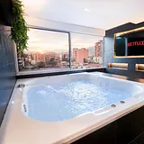 Modern Jacuzzi Suite • AC + Views photo 2