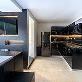 Modern Jacuzzi Suite • AC + Views photo 7
