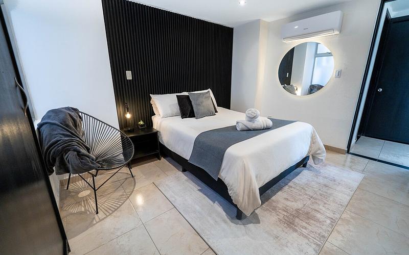 Modern Jacuzzi Suite • AC + Views photo 4