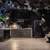 La Rock • 5BR King Bed Cave + Jacuzzi @ Lleras photo 9