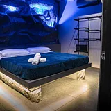 La Rock • 5BR King Bed Cave + Jacuzzi @ Lleras photo 8