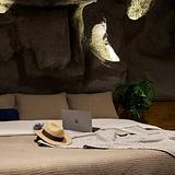 La Rock • 7BR King Bed Cave + Jacuzzi @ Lleras photo 3