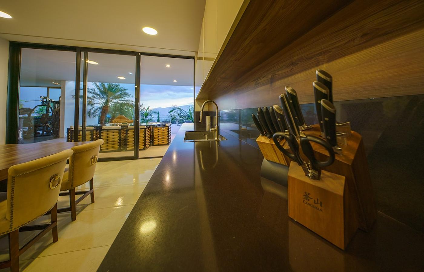 Luxury Mansion | 9 Bed•Maid•Pool•Jacuzzi•Sauna•Gym photo 4