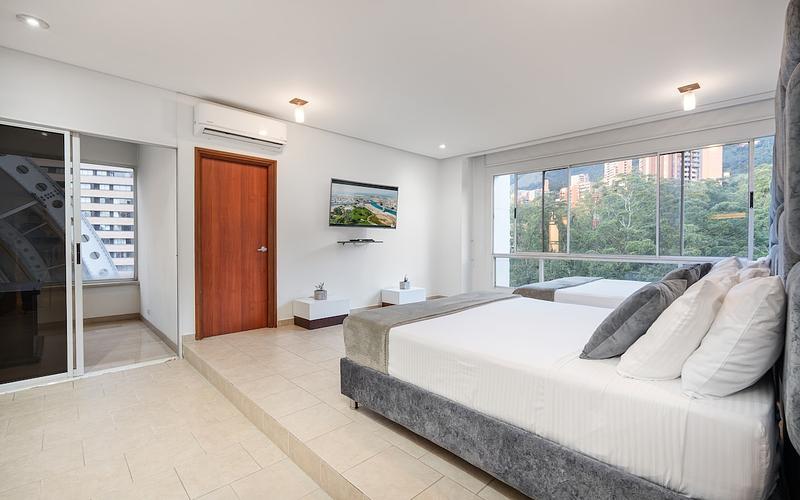 PH, Luxury Jacuzzi • Pool • 6BR • Views inPoblado photo 1