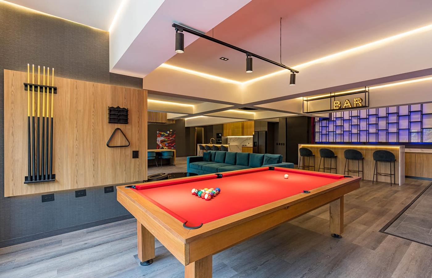 Nightlife PH with Pool Provenza photo 4