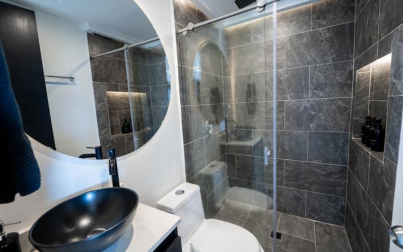 Penthouse • Private Jacuzzi + Sauna + Turkish Bath photo 2