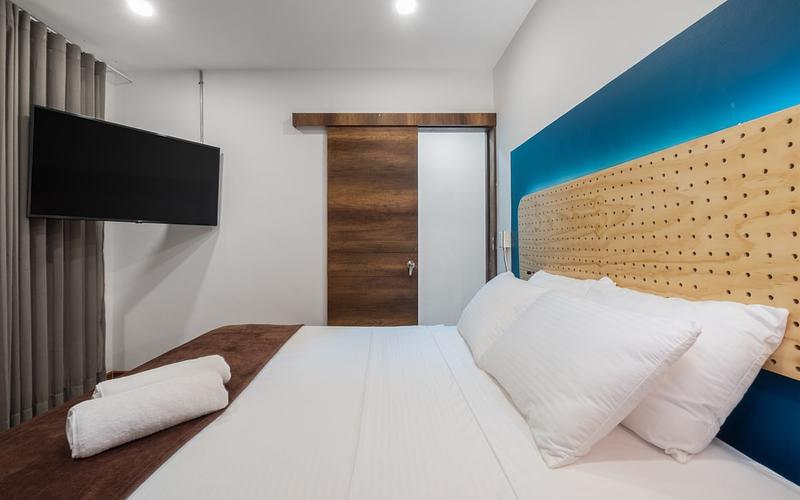 Casa Madera in Parque Lleras 7BR & private Jacuzzi photo 5