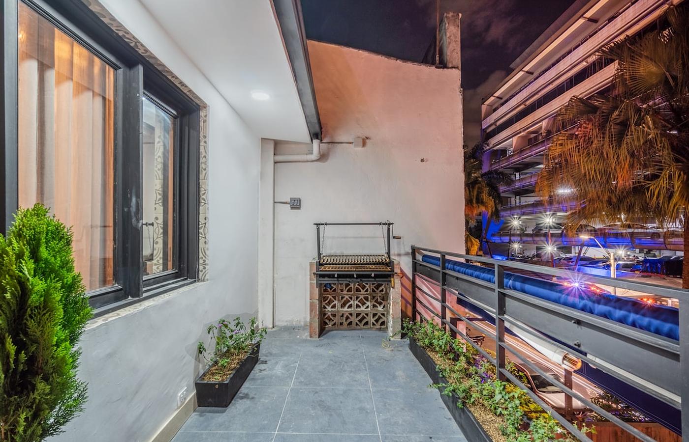 Casa Madera in Parque Lleras 7BR & private Jacuzzi photo 1
