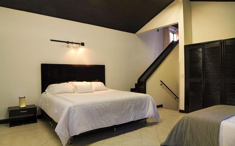 Poblado10Br park lleras pool jacuzzi EventsOK photo 2