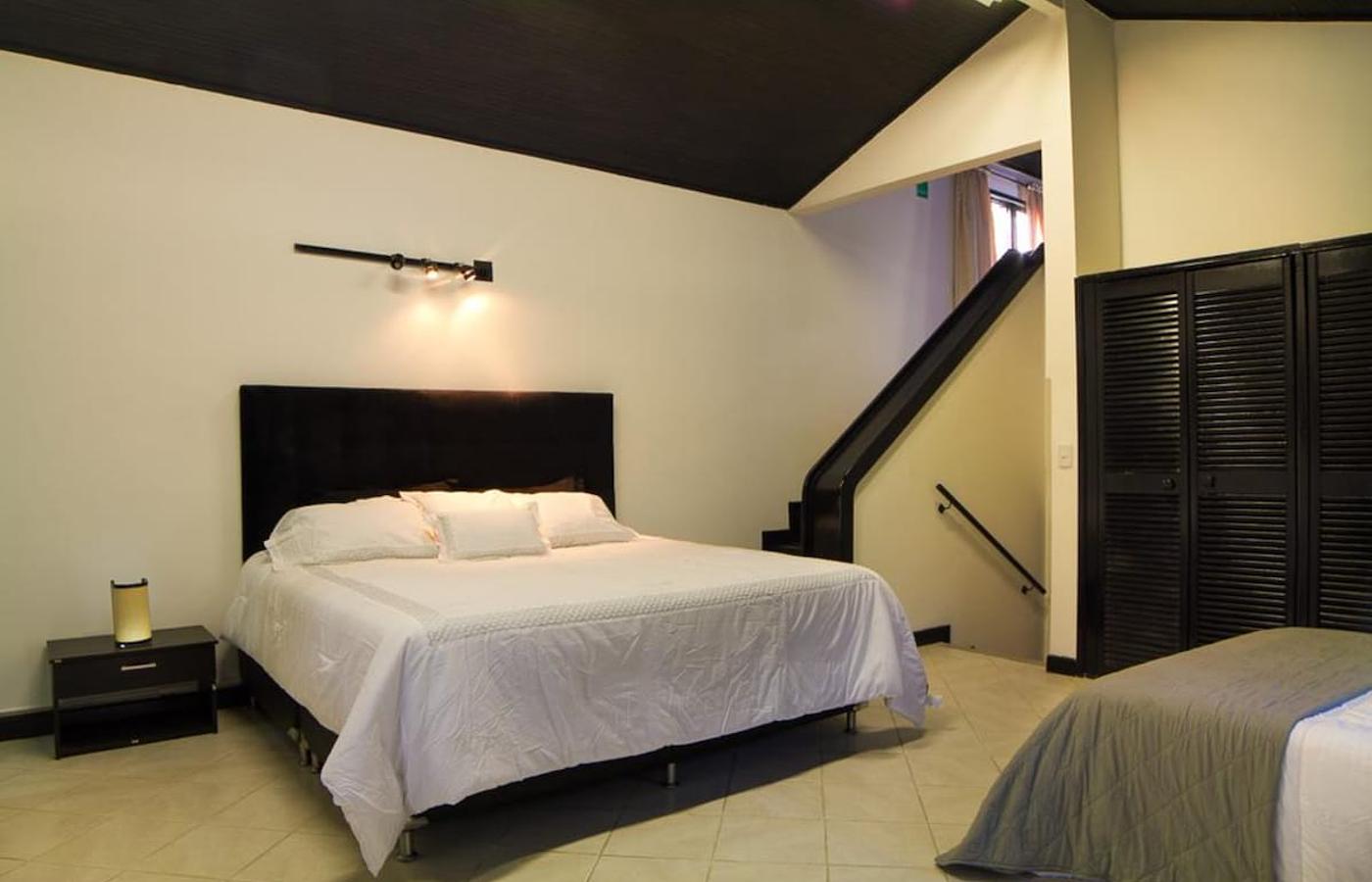 Poblado10Br park lleras pool jacuzzi EventsOK photo 2