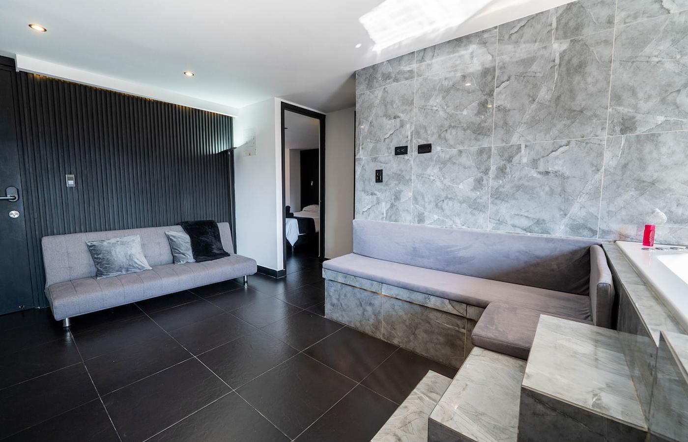 VIP Jacuzzi Suite • AC + City Views photo 3