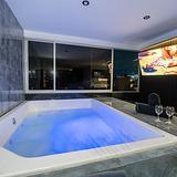VIP Jacuzzi Suite • AC + City Views photo 1