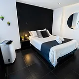 VIP Jacuzzi Suite • AC + City Views photo 7