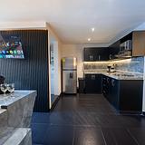 VIP Jacuzzi Suite • AC + City Views photo 7