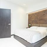 Lleras Park | 3br Lux PH | Balcony | AC | Best Wifi | photo 1