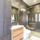 Lleras Park | 3br Lux PH | Balcony | AC | Best Wifi | photo 17